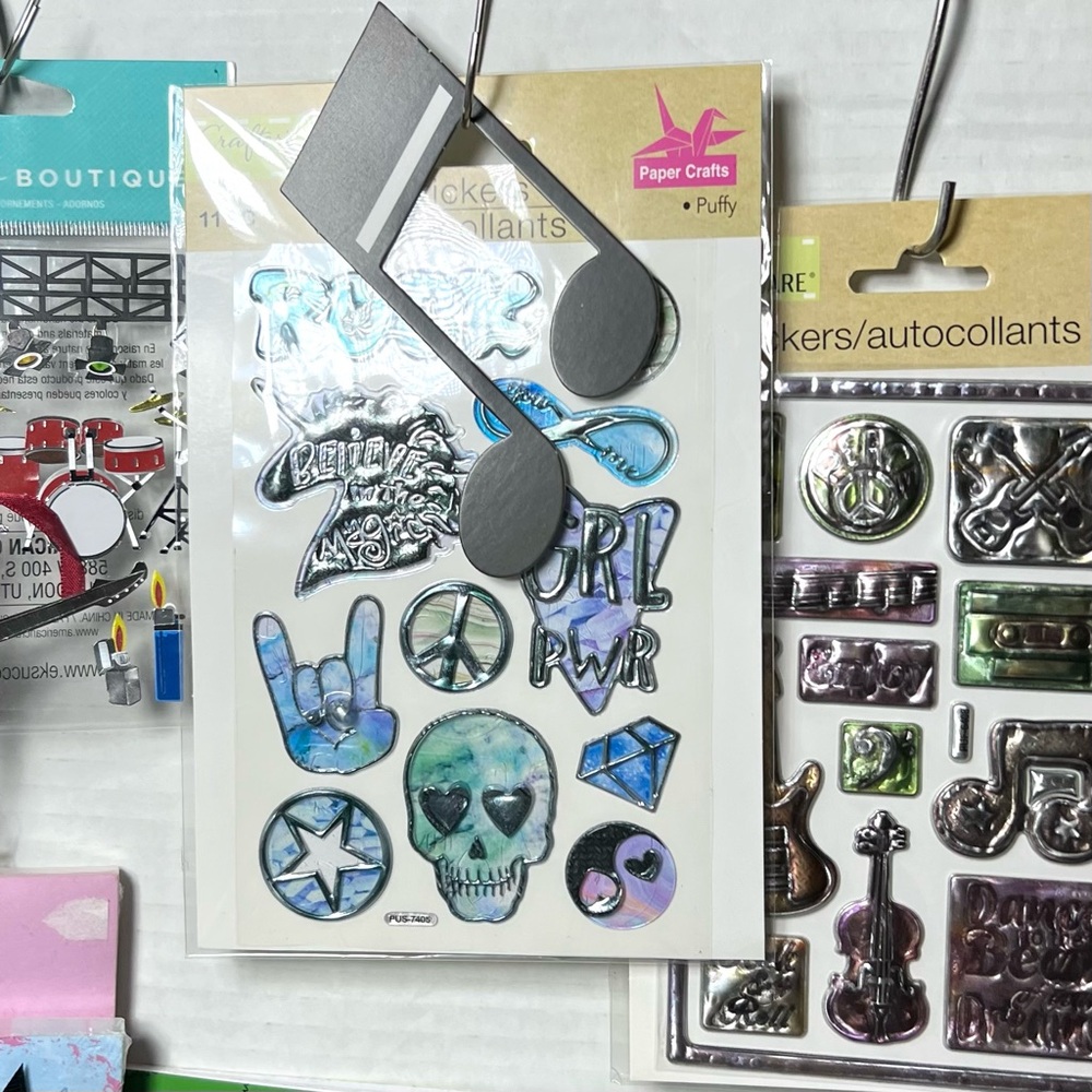 ROCK OUT GIFT SET - Picture 6 of 16
